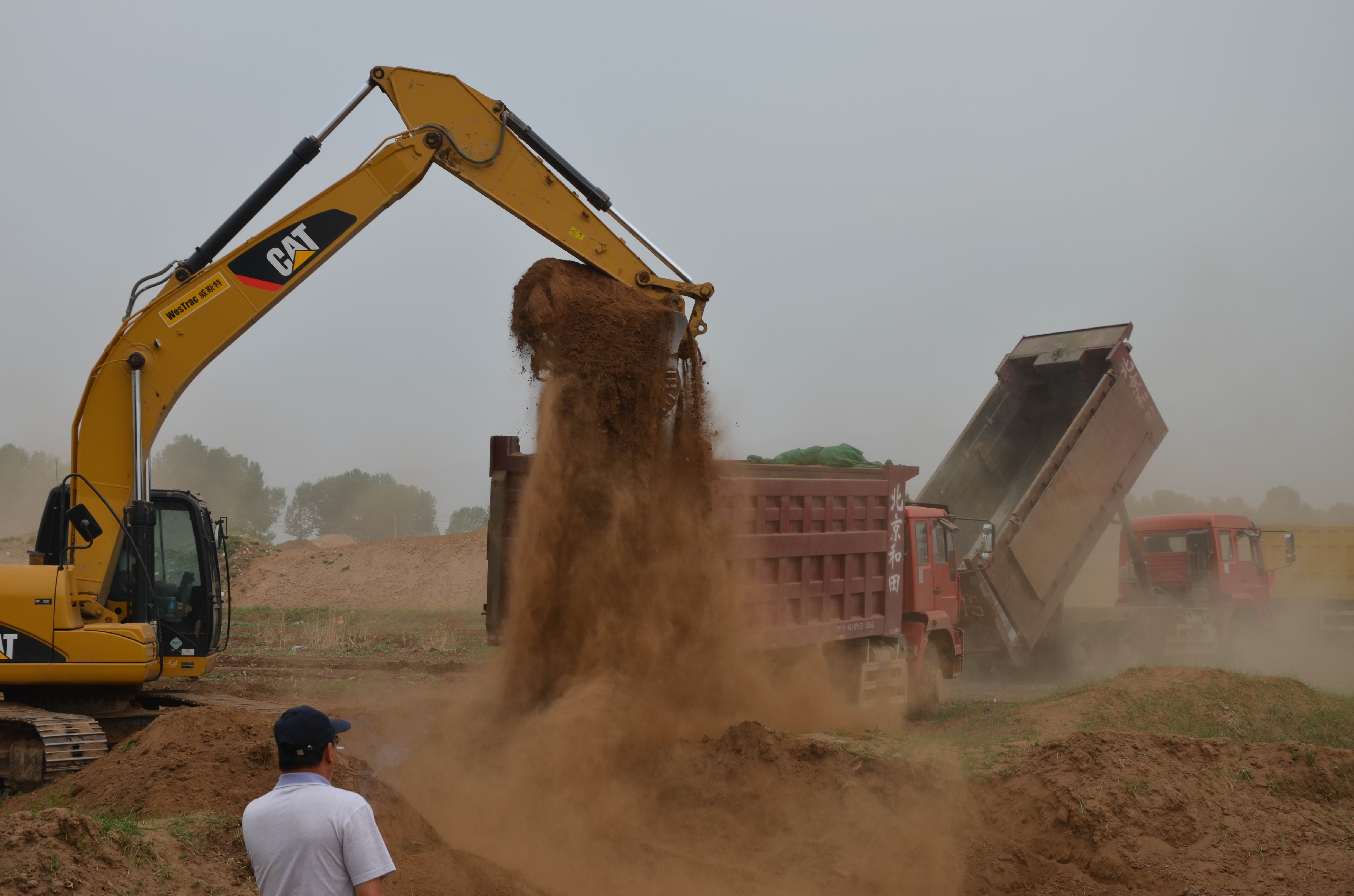DSC_0187東客站交通樞紐阿拉坦汗7段道路施工現(xiàn)場.jpg DSC_0187東客站交通樞紐阿拉坦汗7段道路施工現(xiàn)場.jpg